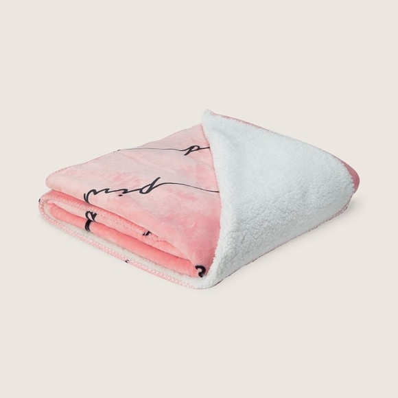 LAST ONE AVAILABLE!! - New VICTORIA'S SECRET Pink Cozy Plush Sherpa Blanket - Picture 2 of 8